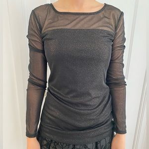 NWOT Beautiful golden glitter top.